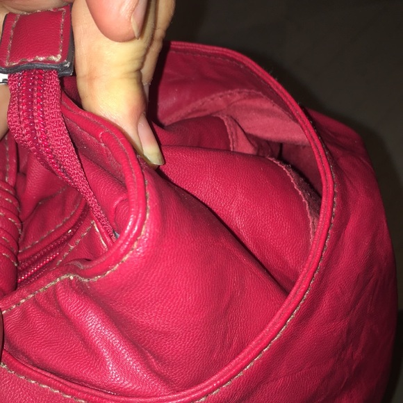 Red bag - Picture 4 of 9